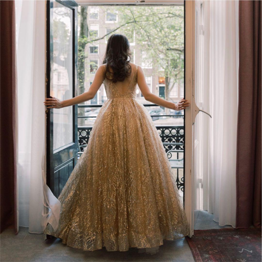 注目のブランド 【RIRI様専用】ラザロ風グリッタードレス(ゴールド