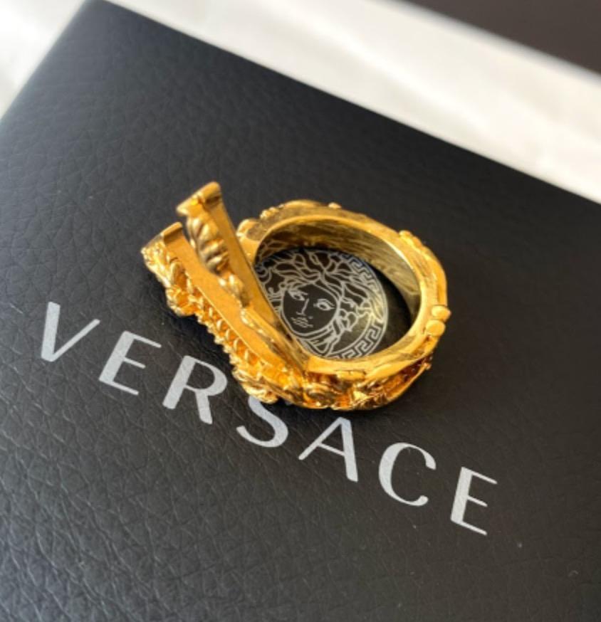 □大放出セール開催中□ 海外限定【Versace/ヴェルサーチ】バロックV